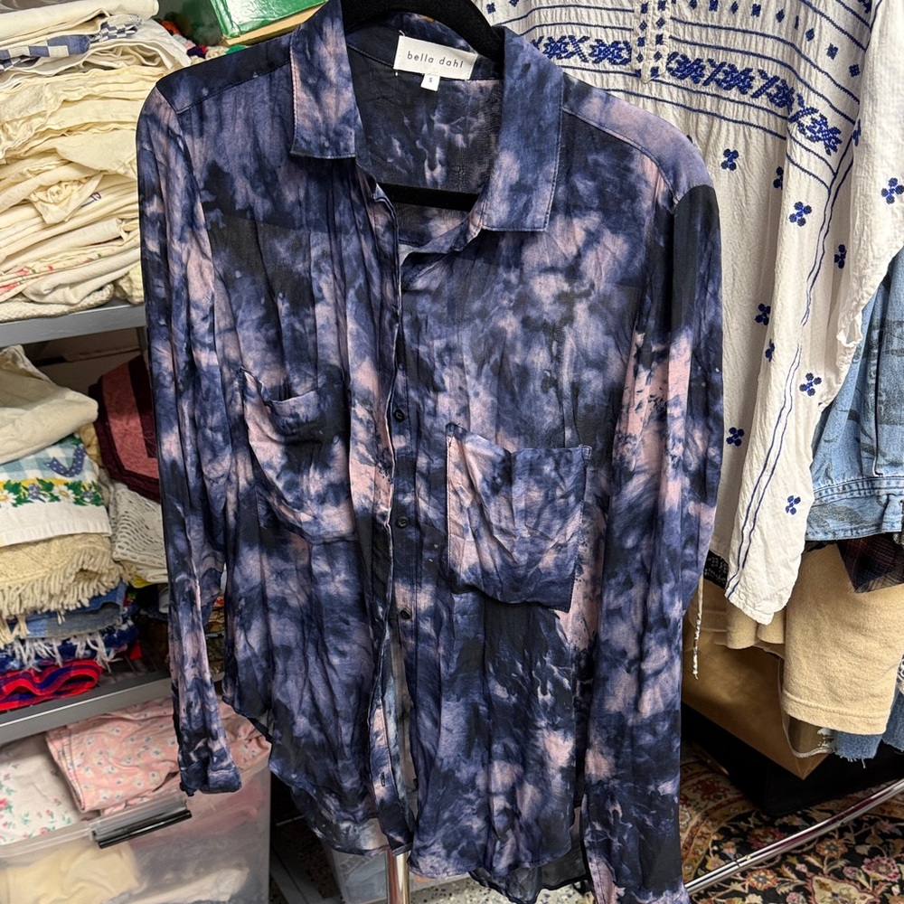 Bella Dahl Navy & Pink Tie-Dye Lightweight Button-Up Shirt